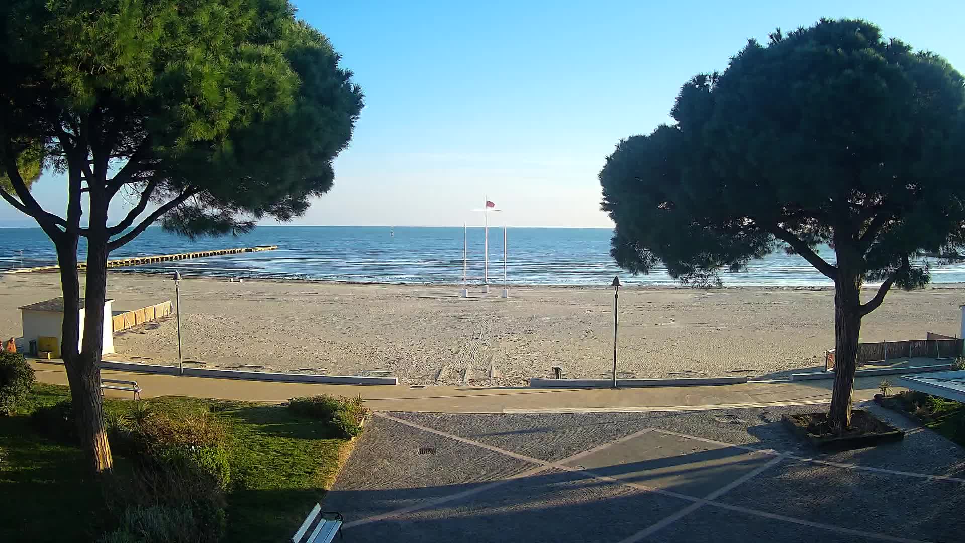 Grado Ulaz na Plažu | Pogled Uživo na Obalu