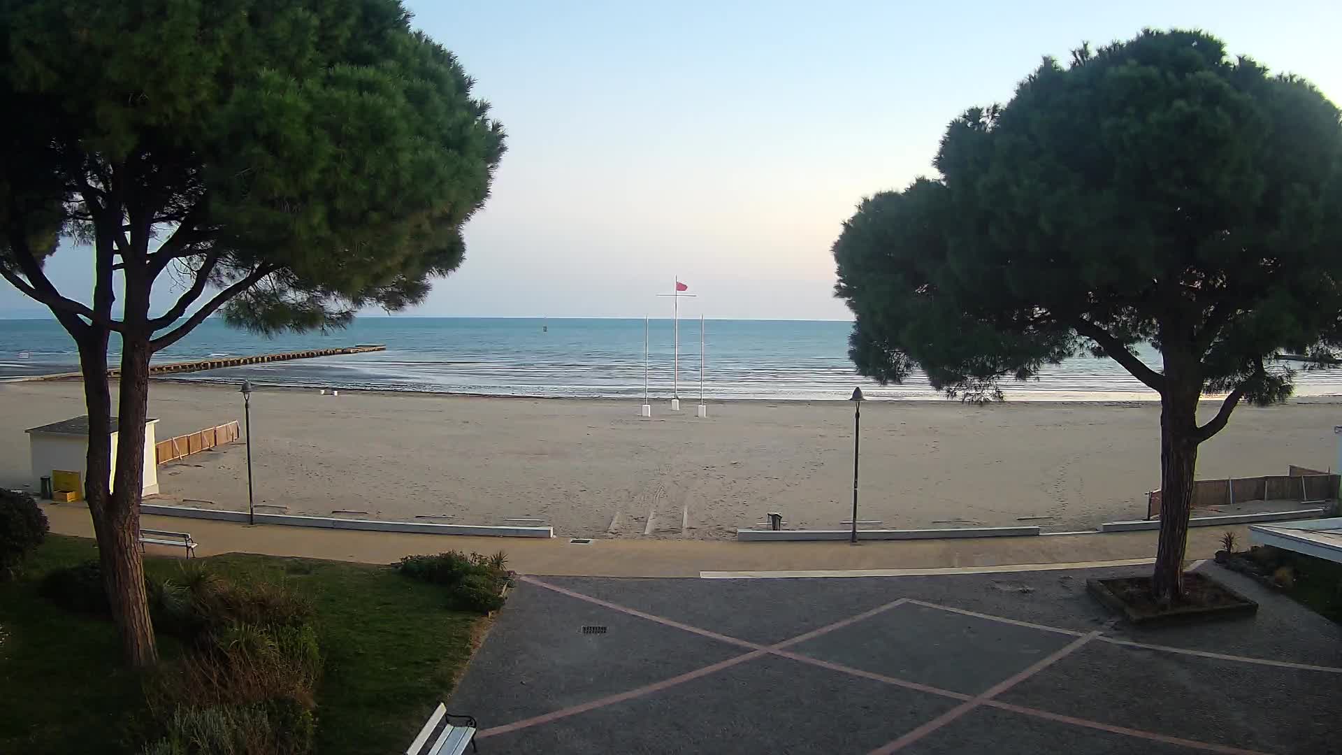 Grado Beach Webcam Entrance | Real-Time View of the Seaside