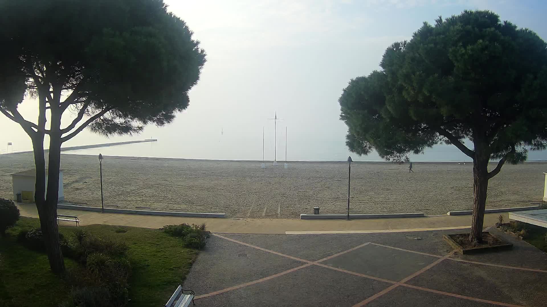 Grado Beach Webcam Entrance | Real-Time View of the Seaside