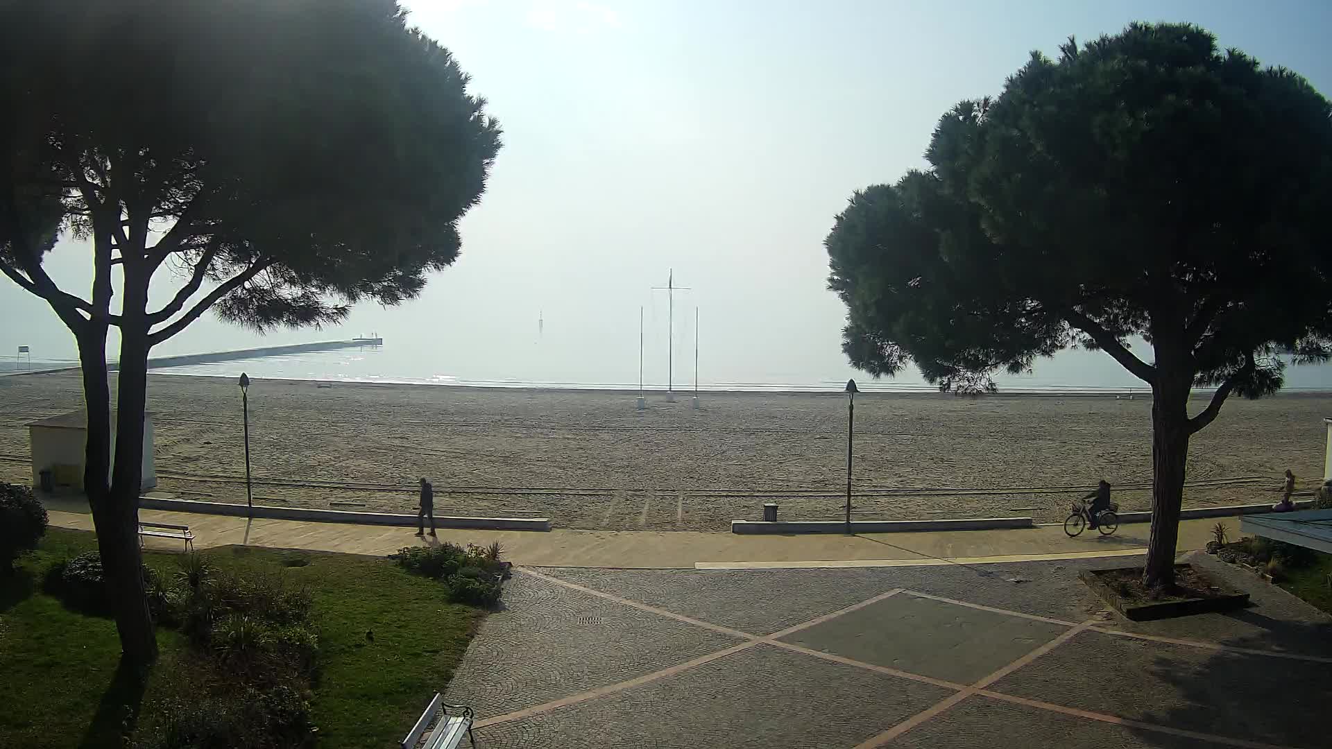 Grado Ulaz na Plažu | Pogled Uživo na Obalu