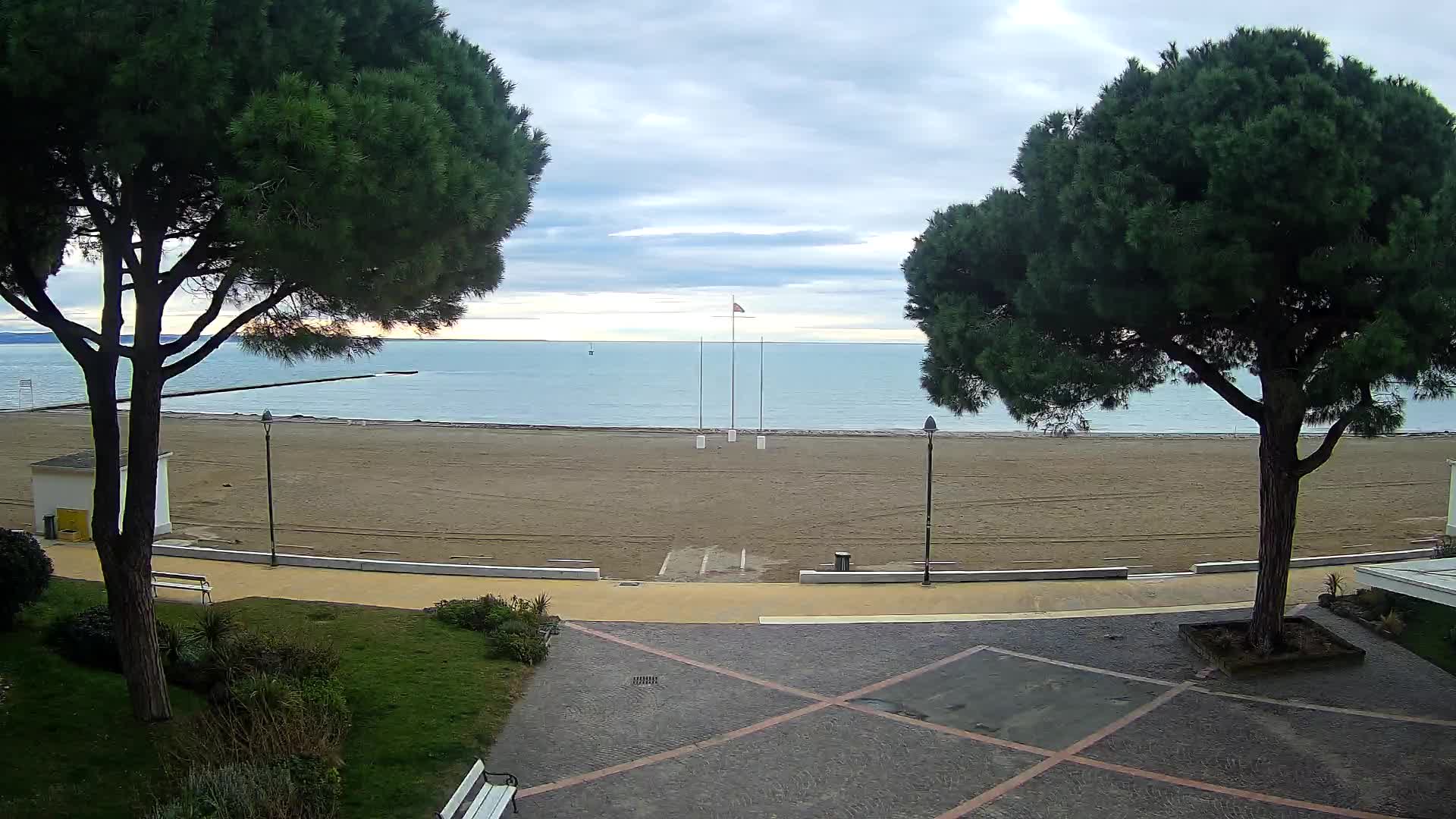 Grado Ulaz na Plažu | Pogled Uživo na Obalu