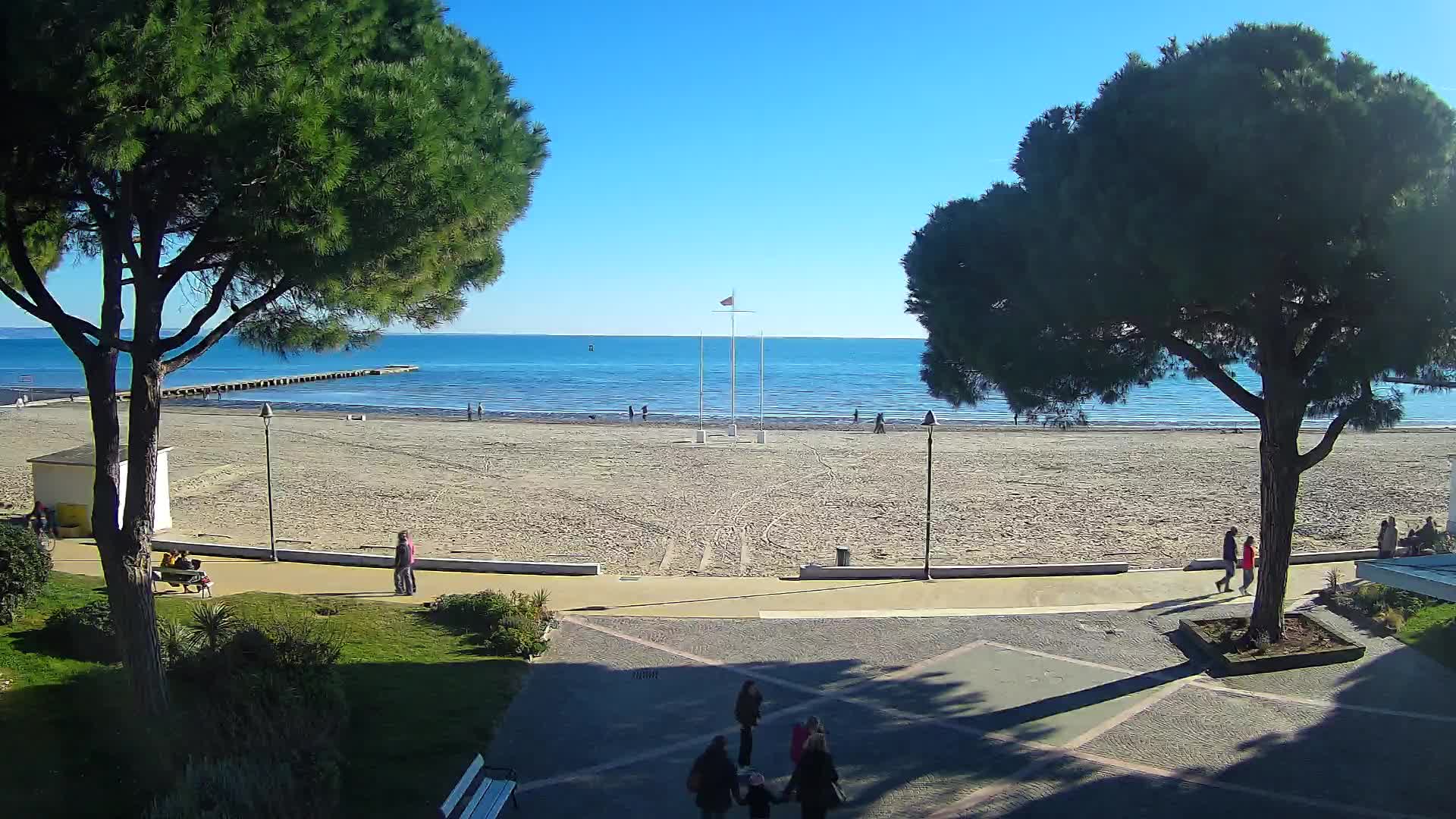 Grado Ulaz na Plažu | Pogled Uživo na Obalu