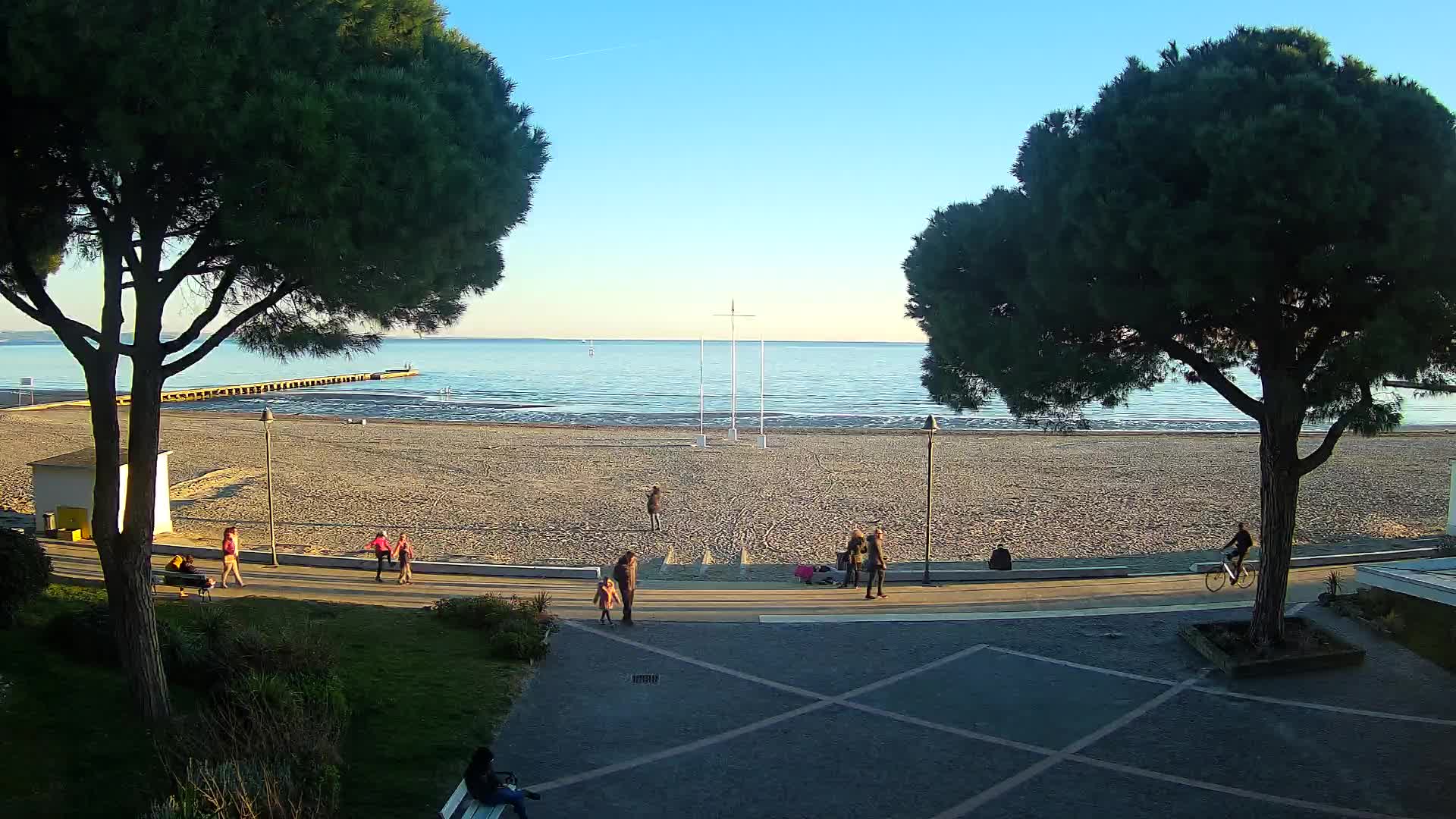 Grado Ulaz na Plažu | Pogled Uživo na Obalu