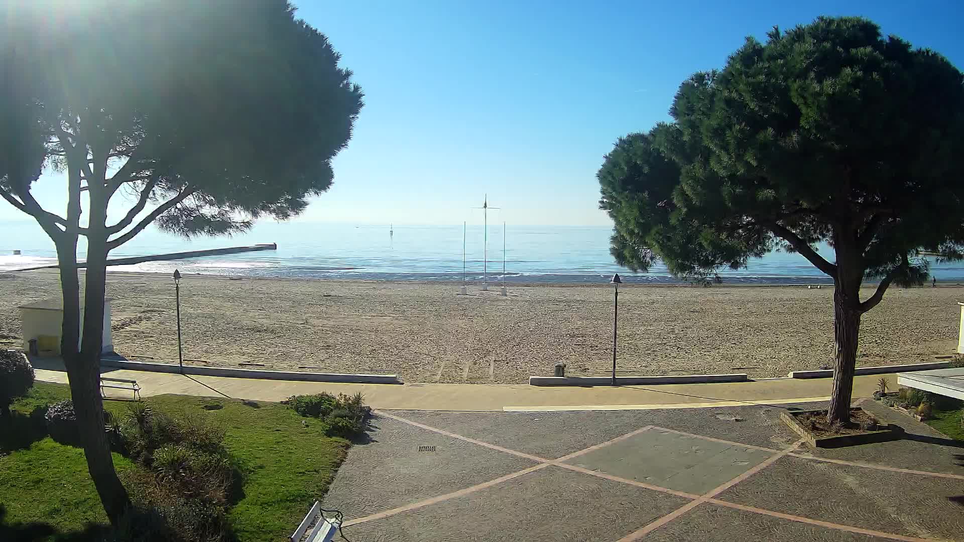 Grado Beach Webcam Entrance | Real-Time View of the Seaside