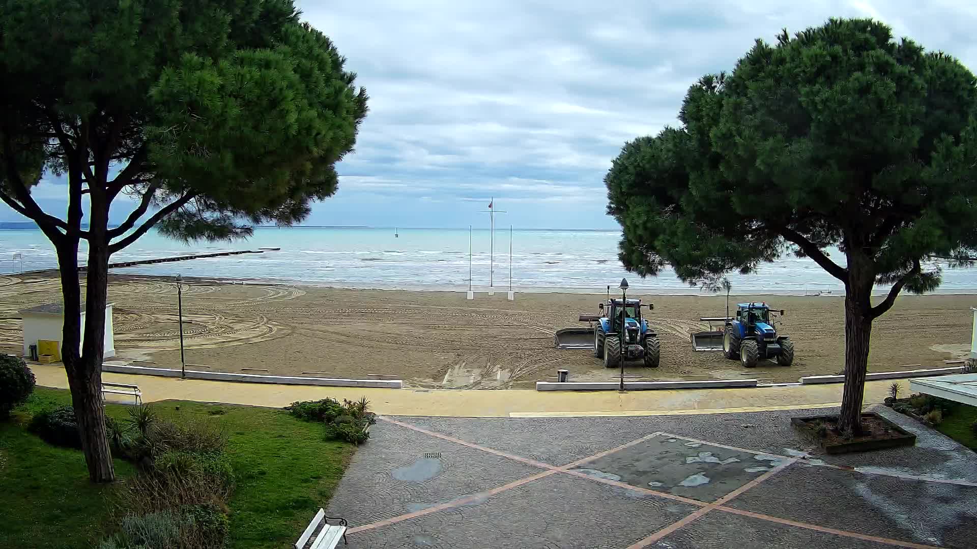 Grado Beach Webcam Entrance | Real-Time View of the Seaside