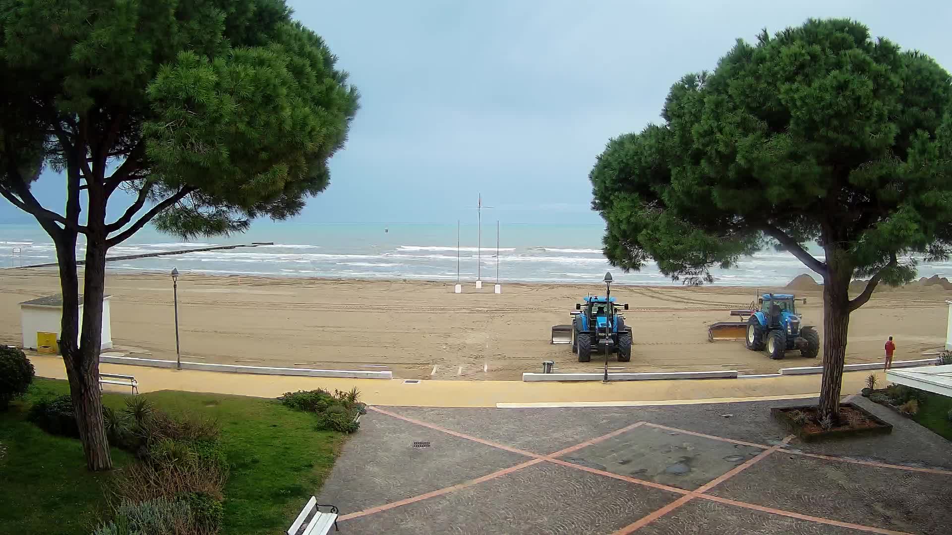 Gradež Vhod na Plažo: Pogled v Živo na Obalo