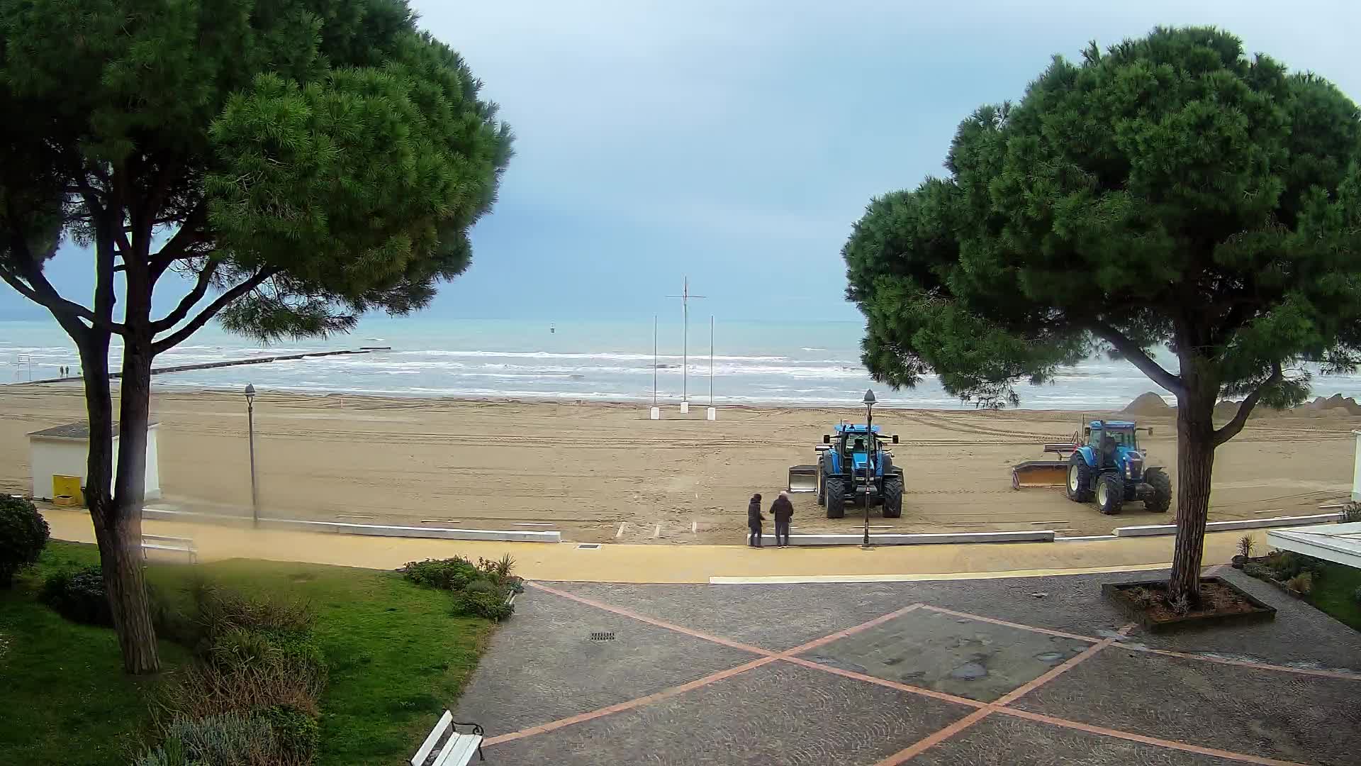 Gradež Vhod na Plažo: Pogled v Živo na Obalo