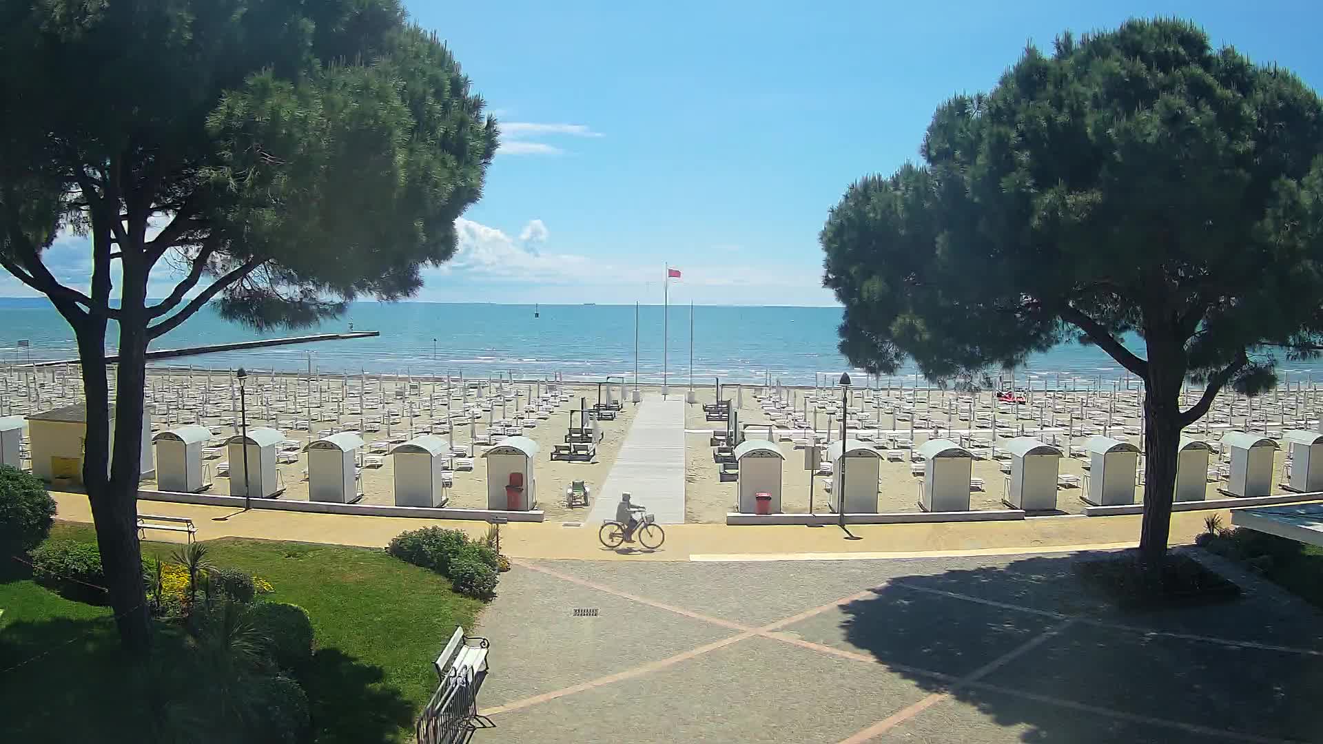 Grado Beach Webcam Entrance | Real-Time View of the Seaside