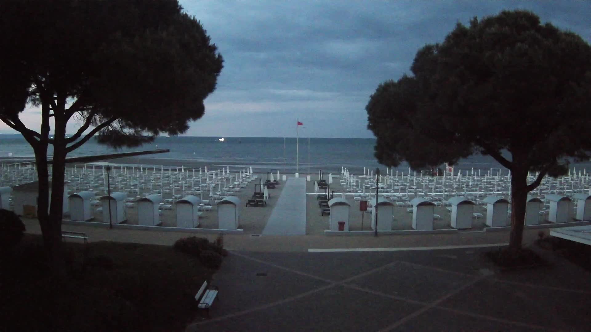 Grado Beach Webcam Entrance | Real-Time View of the Seaside
