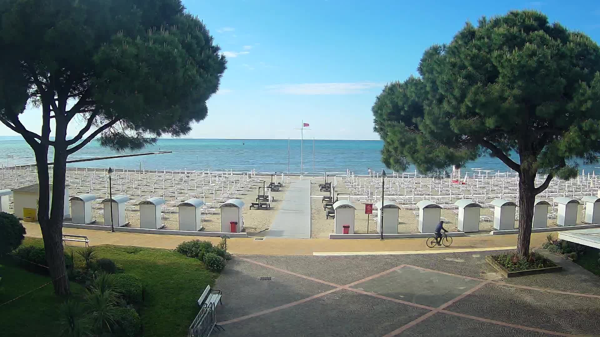 Grado Ulaz na Plažu | Pogled Uživo na Obalu