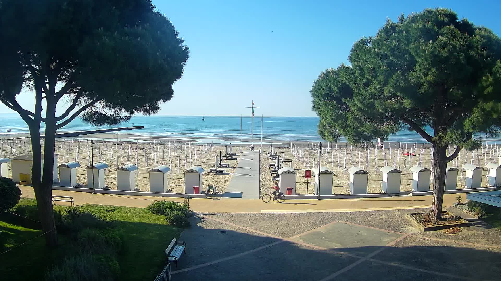 Grado Beach Webcam Entrance | Real-Time View of the Seaside