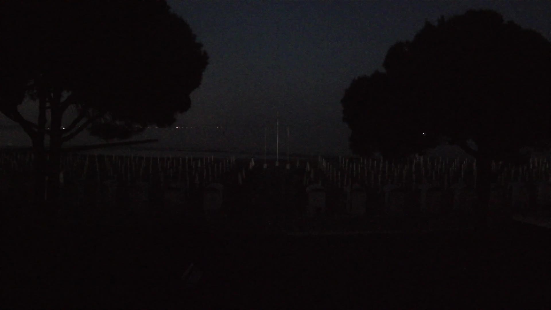 Grado Ulaz na Plažu | Pogled Uživo na Obalu