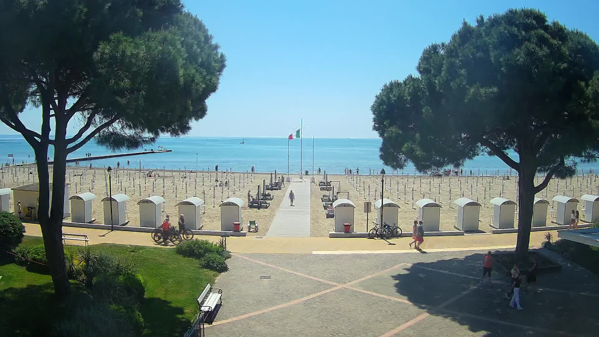 Grado Beach Webcam Entrance | Real-Time View of the Seaside