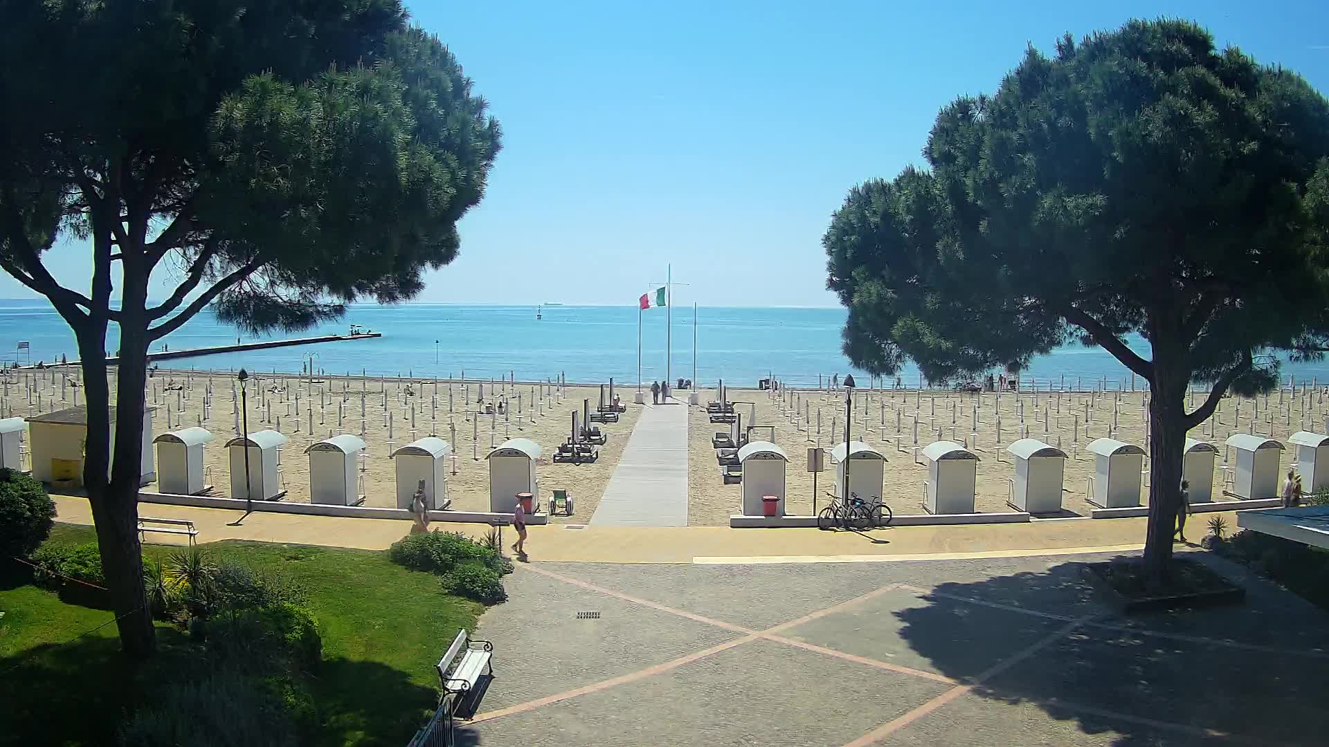 Grado Beach Webcam Entrance | Real-Time View of the Seaside