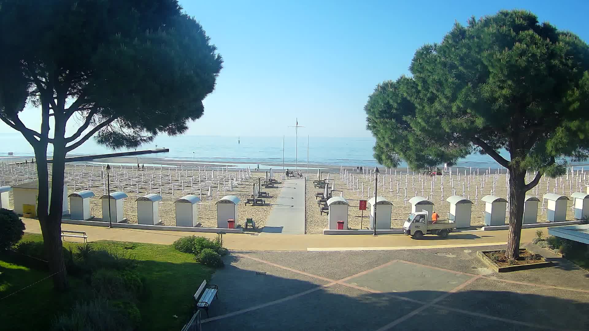 Grado Beach Webcam Entrance | Real-Time View of the Seaside