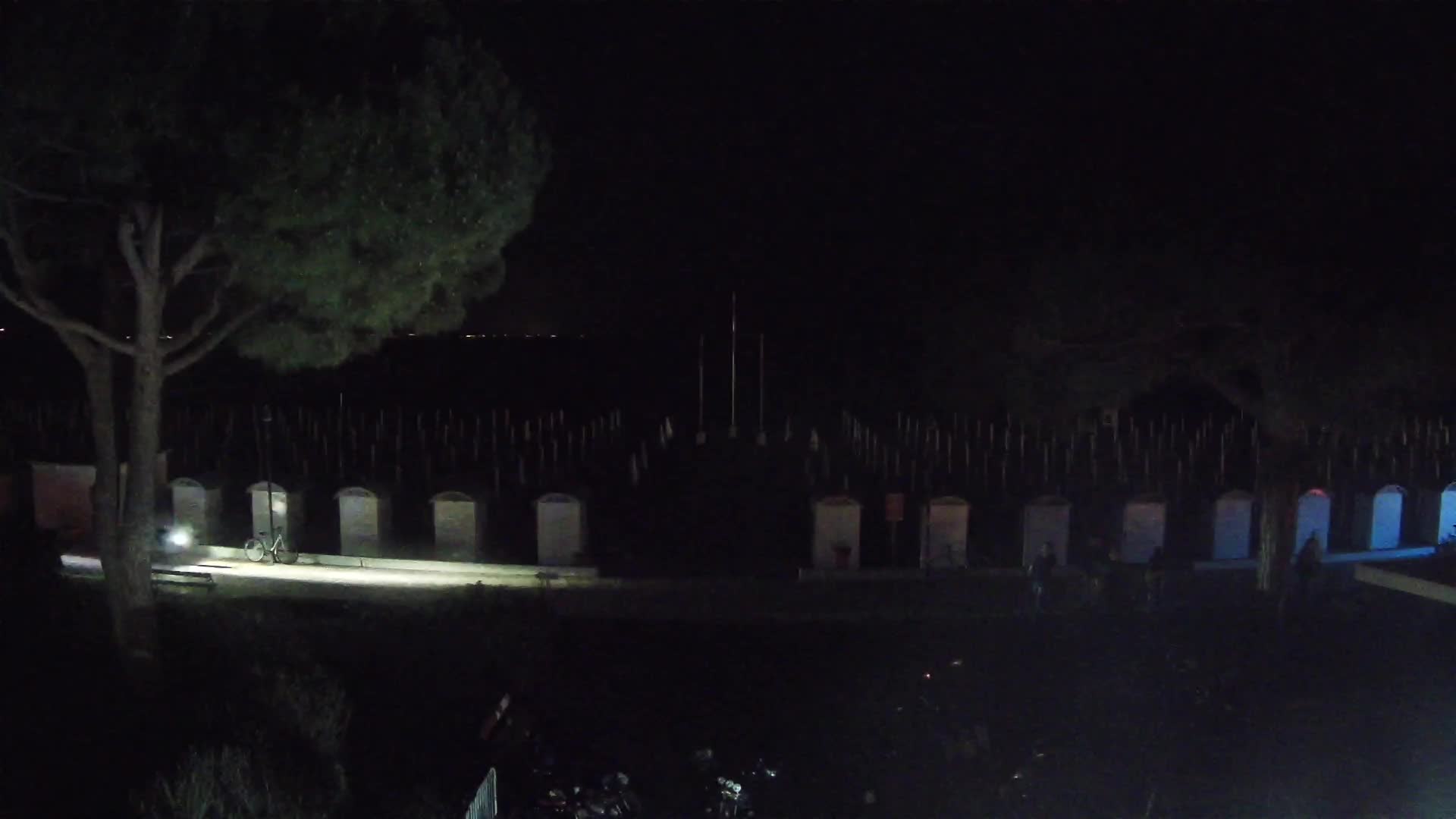 Grado Ulaz na Plažu | Pogled Uživo na Obalu