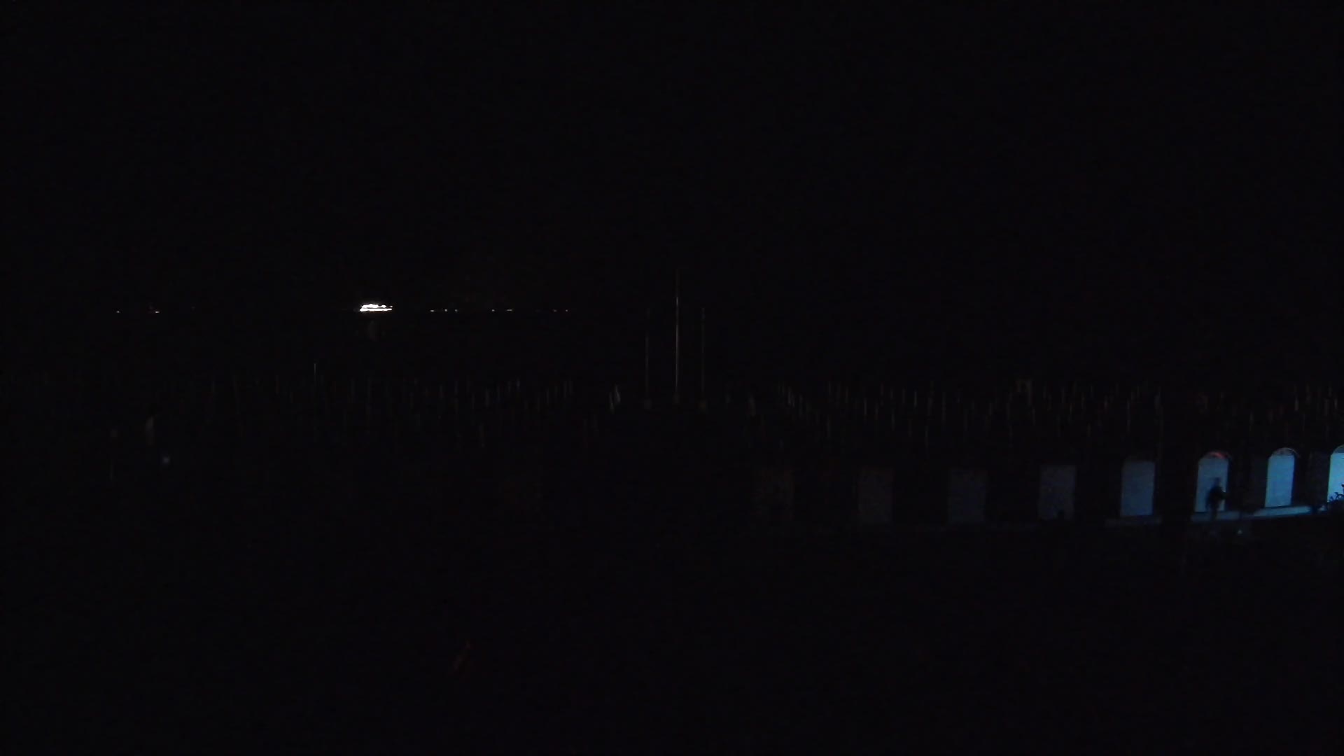 Grado Ulaz na Plažu | Pogled Uživo na Obalu