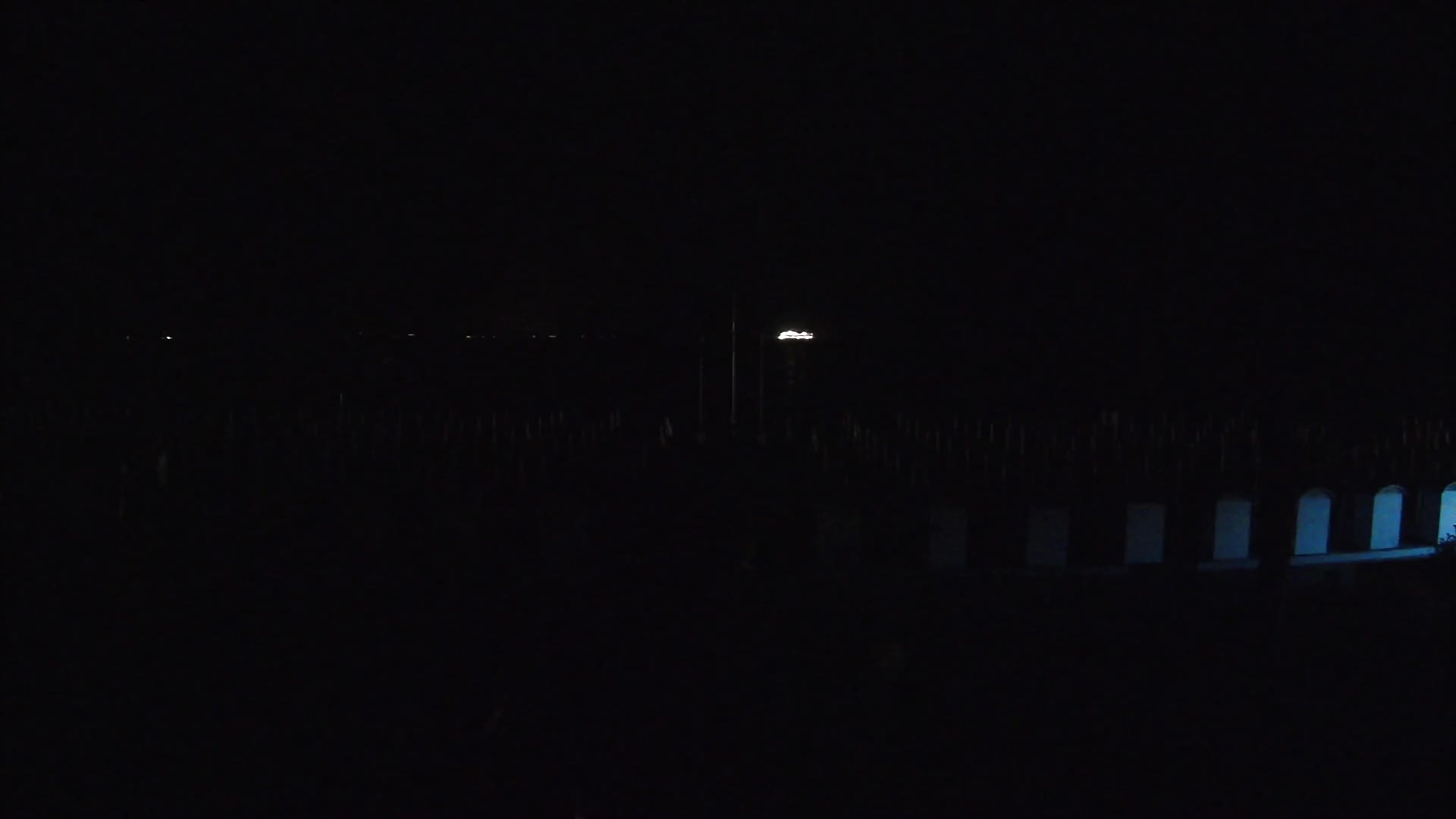 Grado Ulaz na Plažu | Pogled Uživo na Obalu