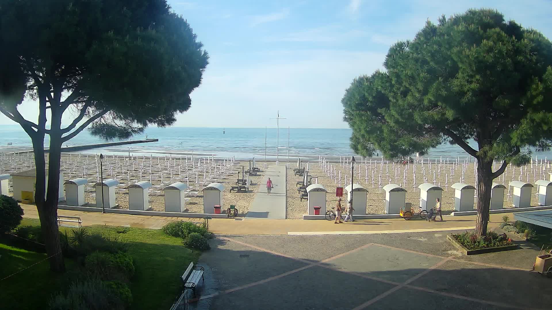 Grado Beach Webcam Entrance | Real-Time View of the Seaside