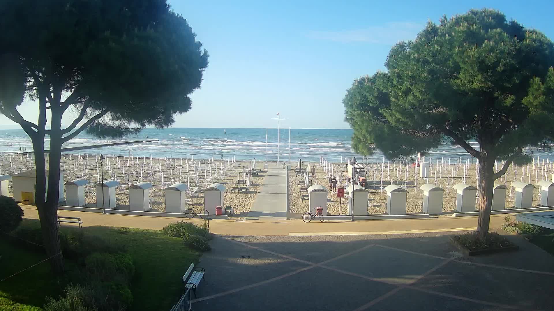 Grado Beach Webcam Entrance | Real-Time View of the Seaside