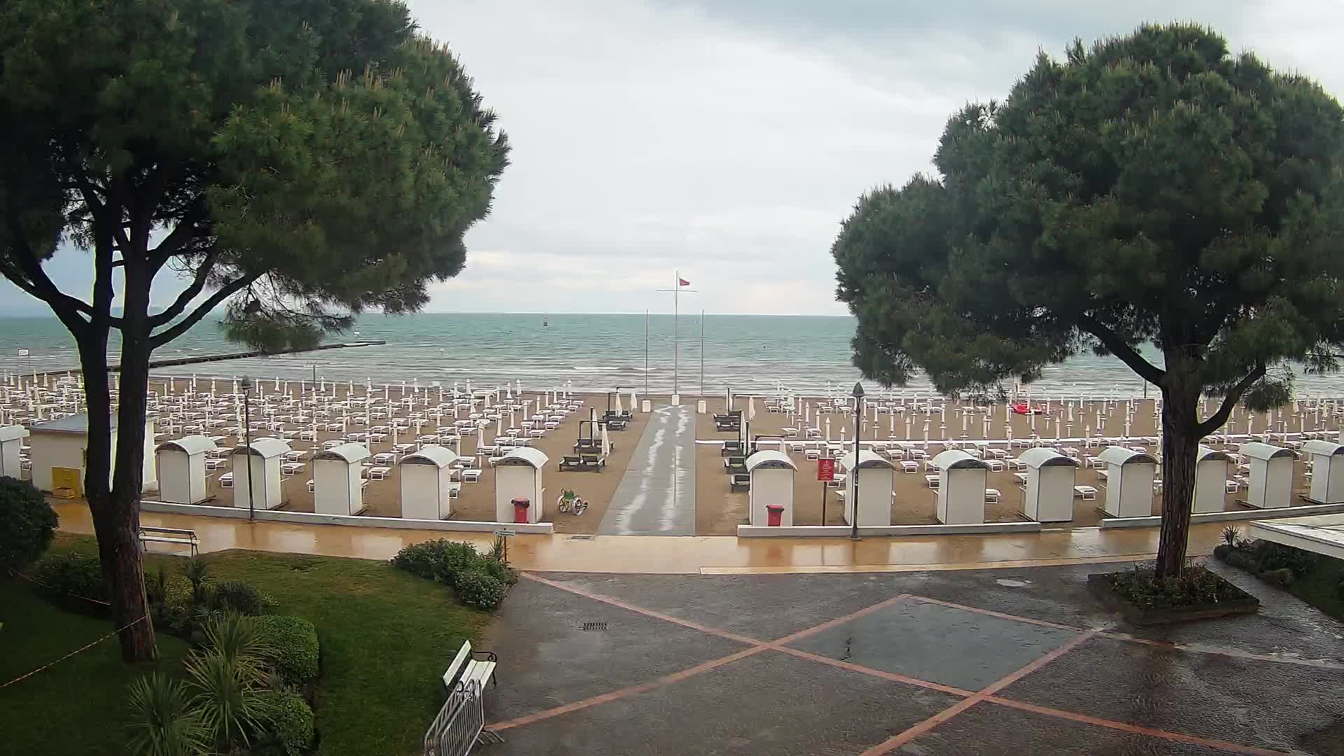 Grado Beach Webcam Entrance | Real-Time View of the Seaside