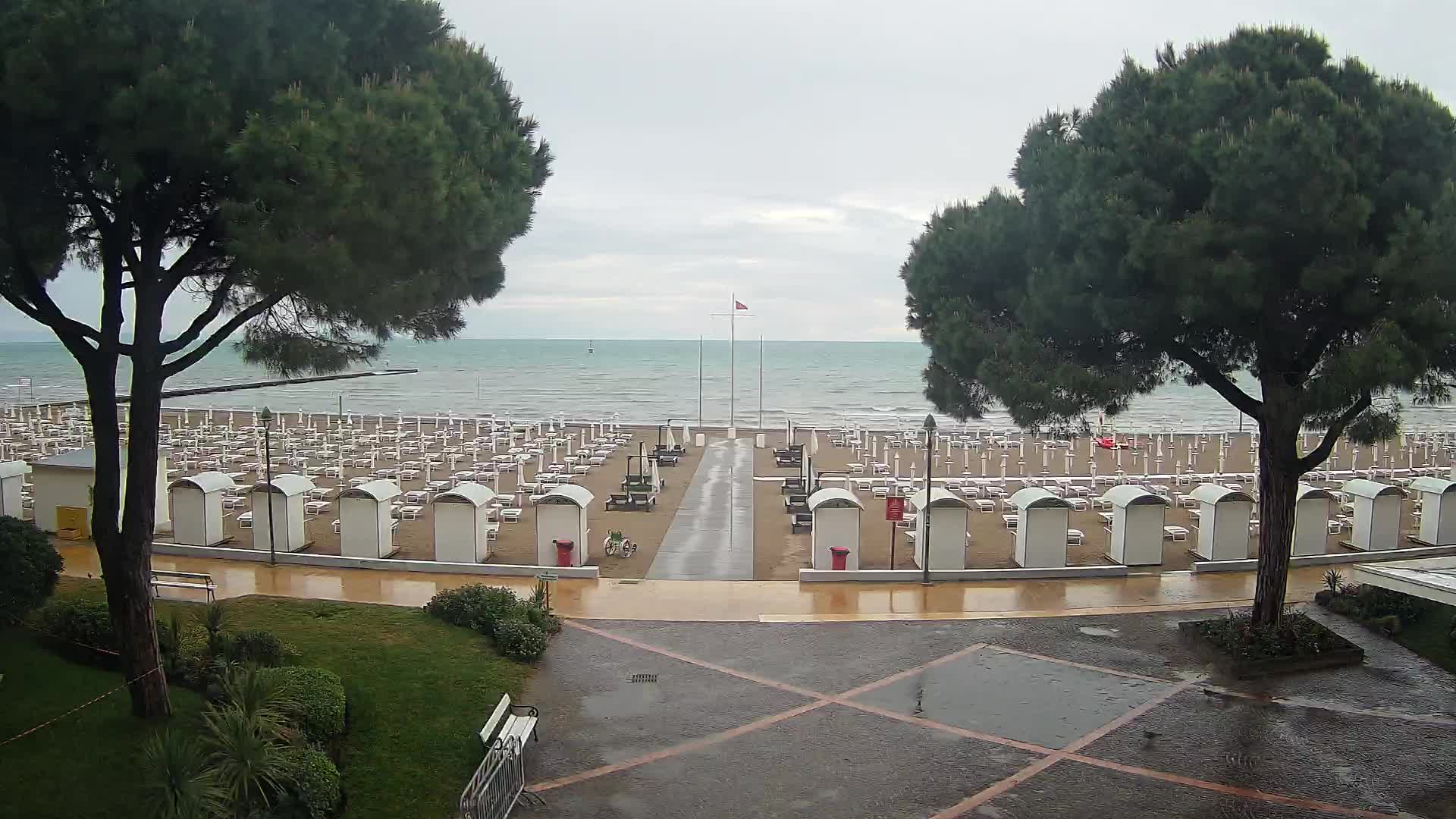 Grado Ulaz na Plažu | Pogled Uživo na Obalu