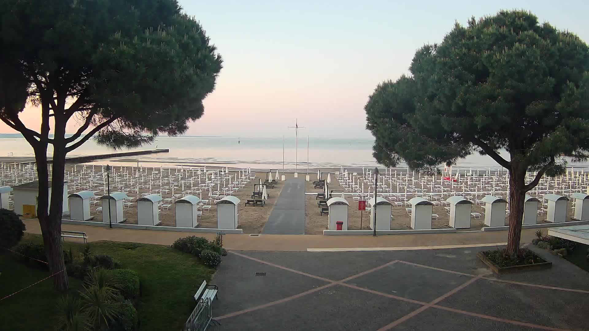 Grado Beach Webcam Entrance | Real-Time View of the Seaside