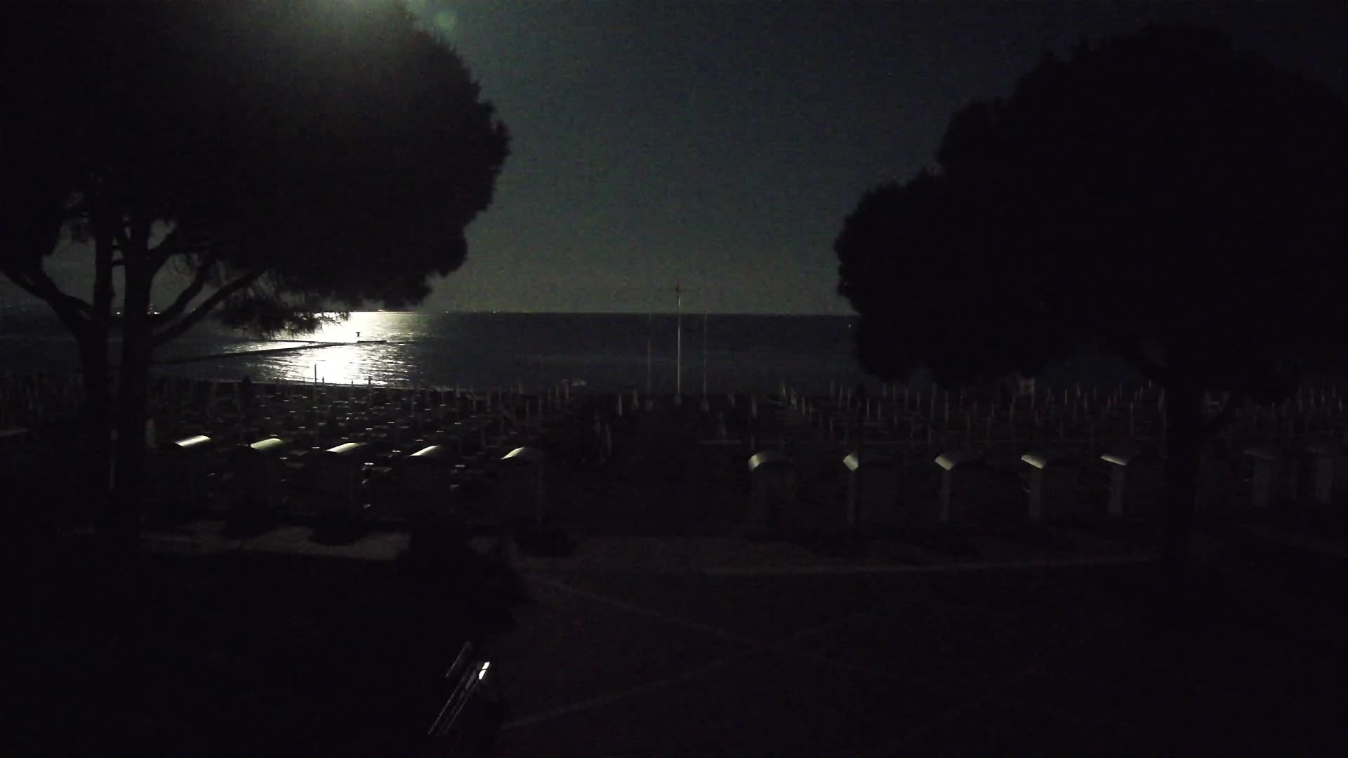 Grado Ulaz na Plažu | Pogled Uživo na Obalu