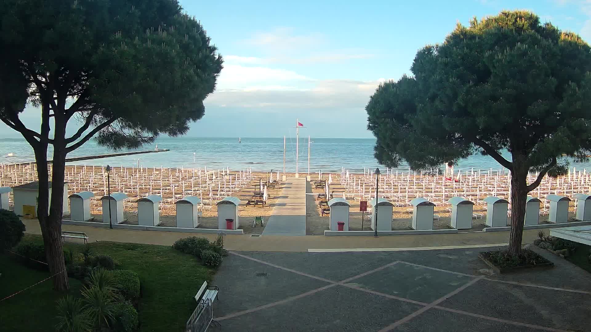Grado Beach Webcam Entrance | Real-Time View of the Seaside