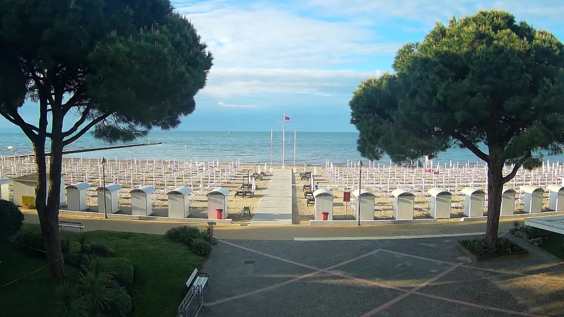 Grado Beach Webcam Entrance | Real-Time View of the Seaside