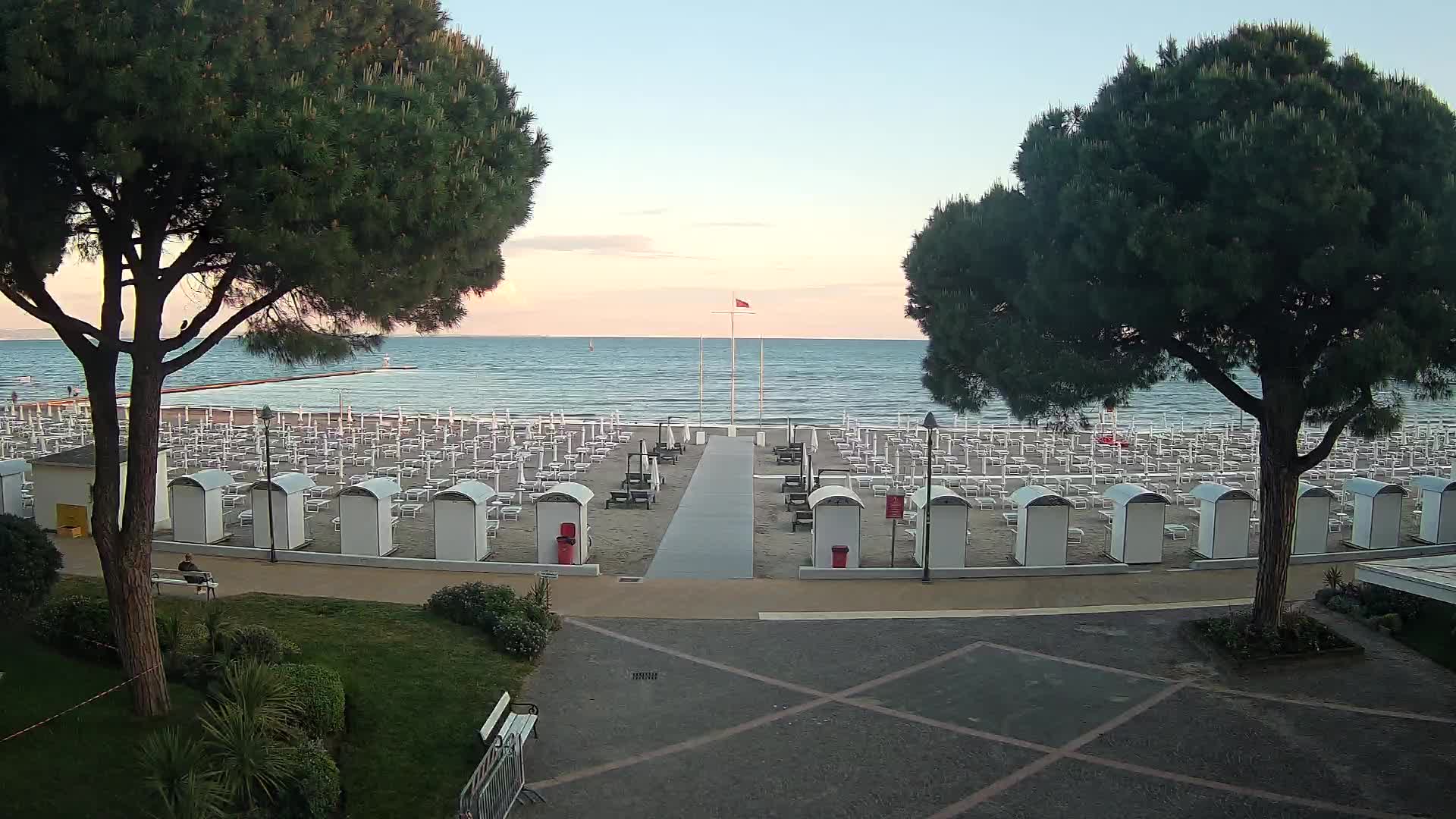 Grado Beach Webcam Entrance | Real-Time View of the Seaside