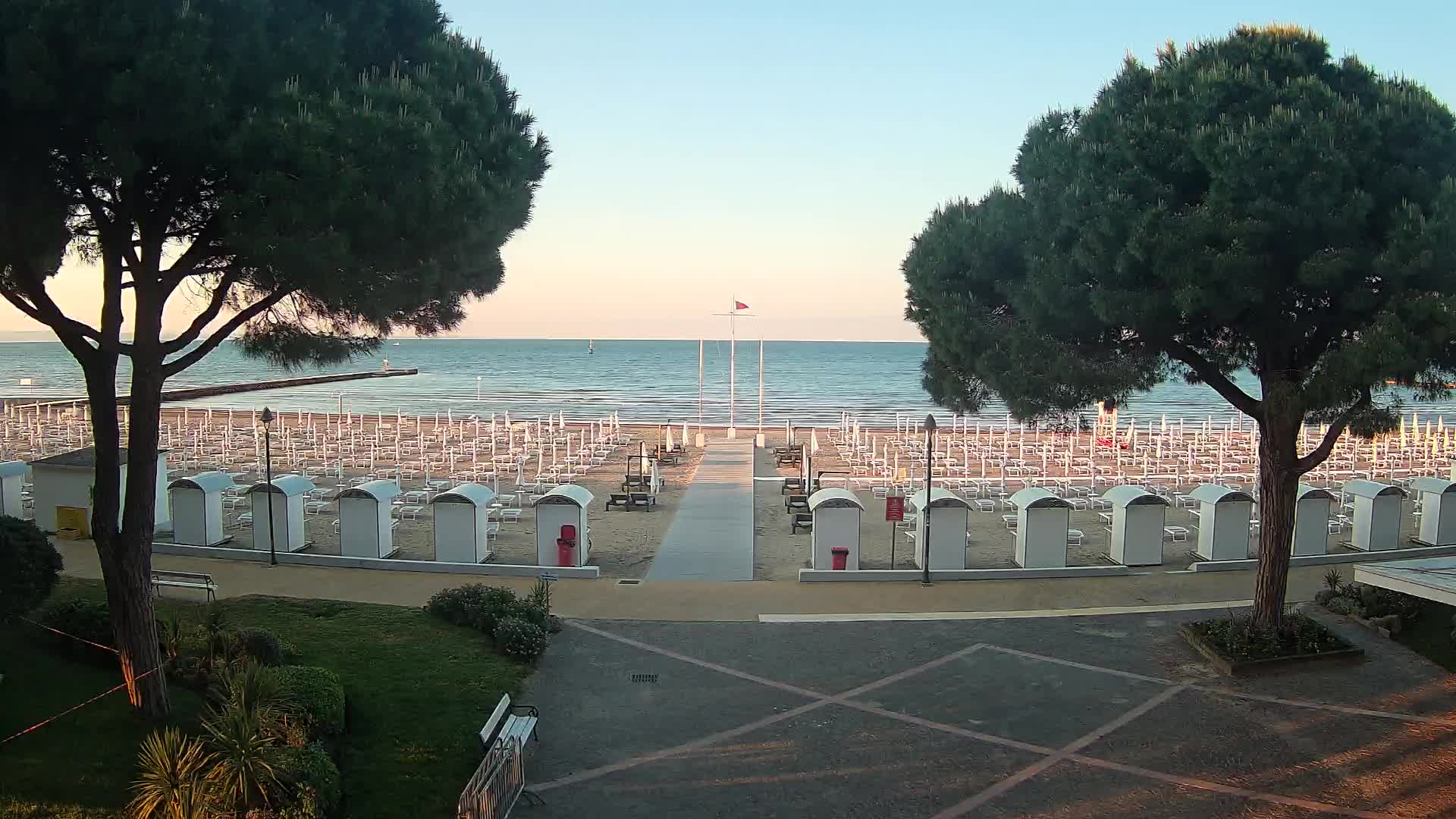 Grado Beach Webcam Entrance | Real-Time View of the Seaside