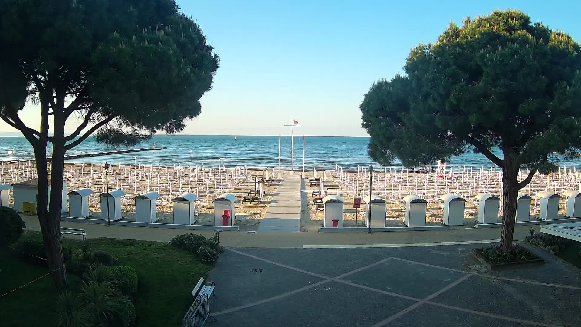 Grado Beach Webcam Entrance | Real-Time View of the Seaside