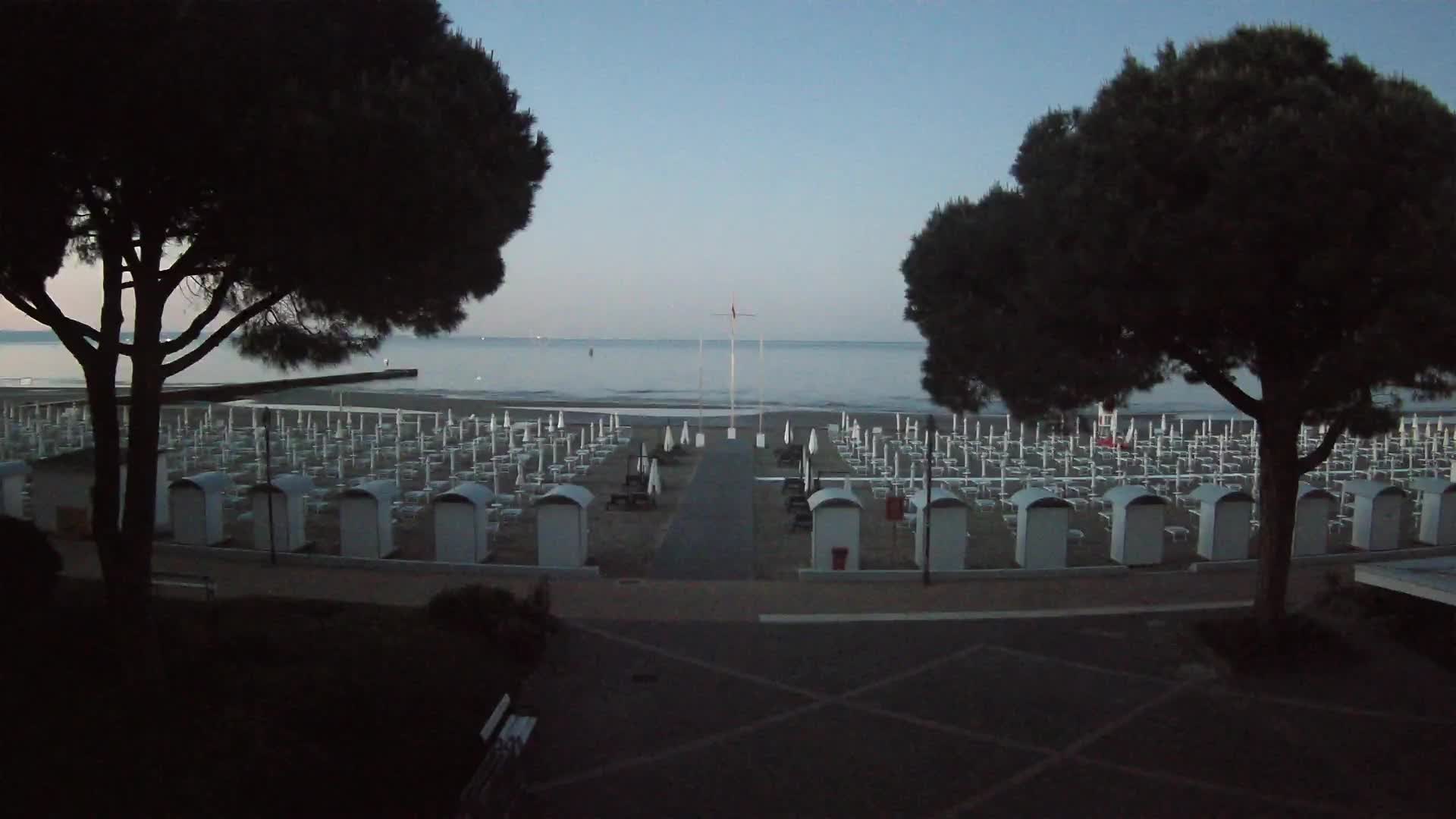 Grado Beach Webcam Entrance | Real-Time View of the Seaside
