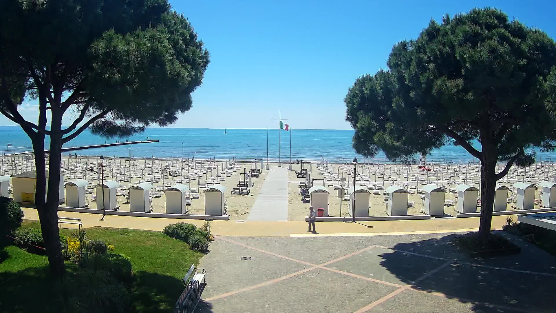 Grado Beach Webcam Entrance | Real-Time View of the Seaside