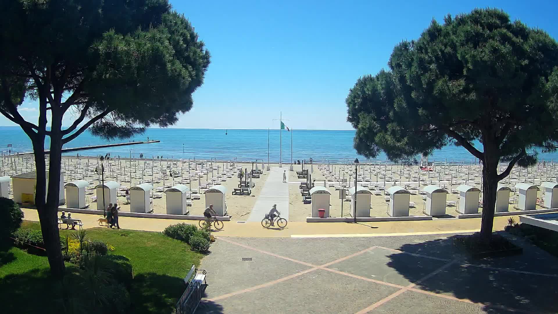 Grado Beach Webcam Entrance | Real-Time View of the Seaside