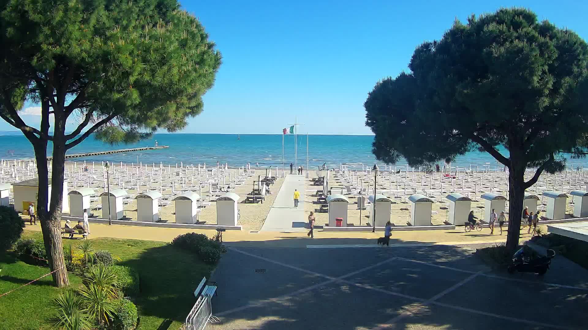 Grado Ulaz na Plažu | Pogled Uživo na Obalu