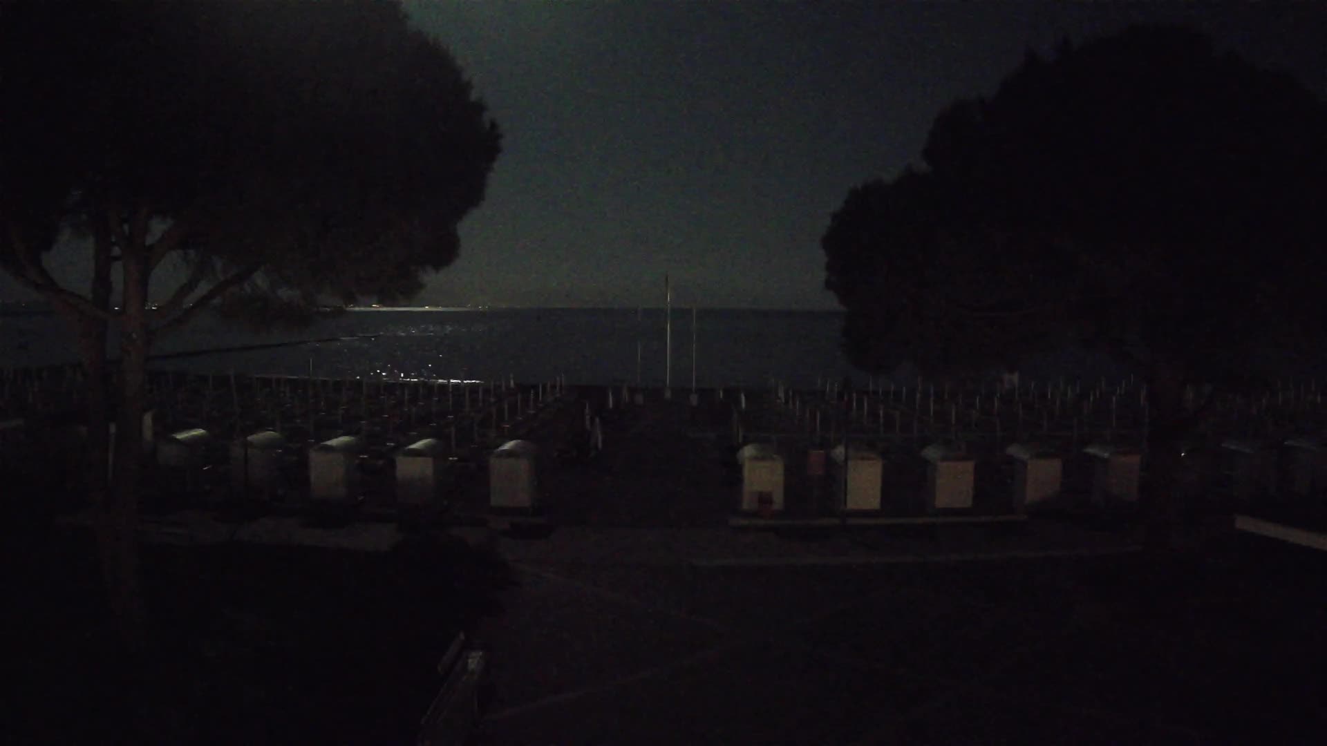 Grado Ulaz na Plažu | Pogled Uživo na Obalu