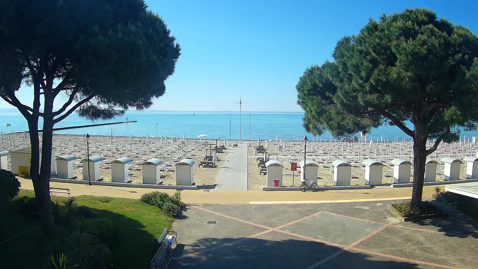 Grado Beach Webcam Entrance | Real-Time View of the Seaside