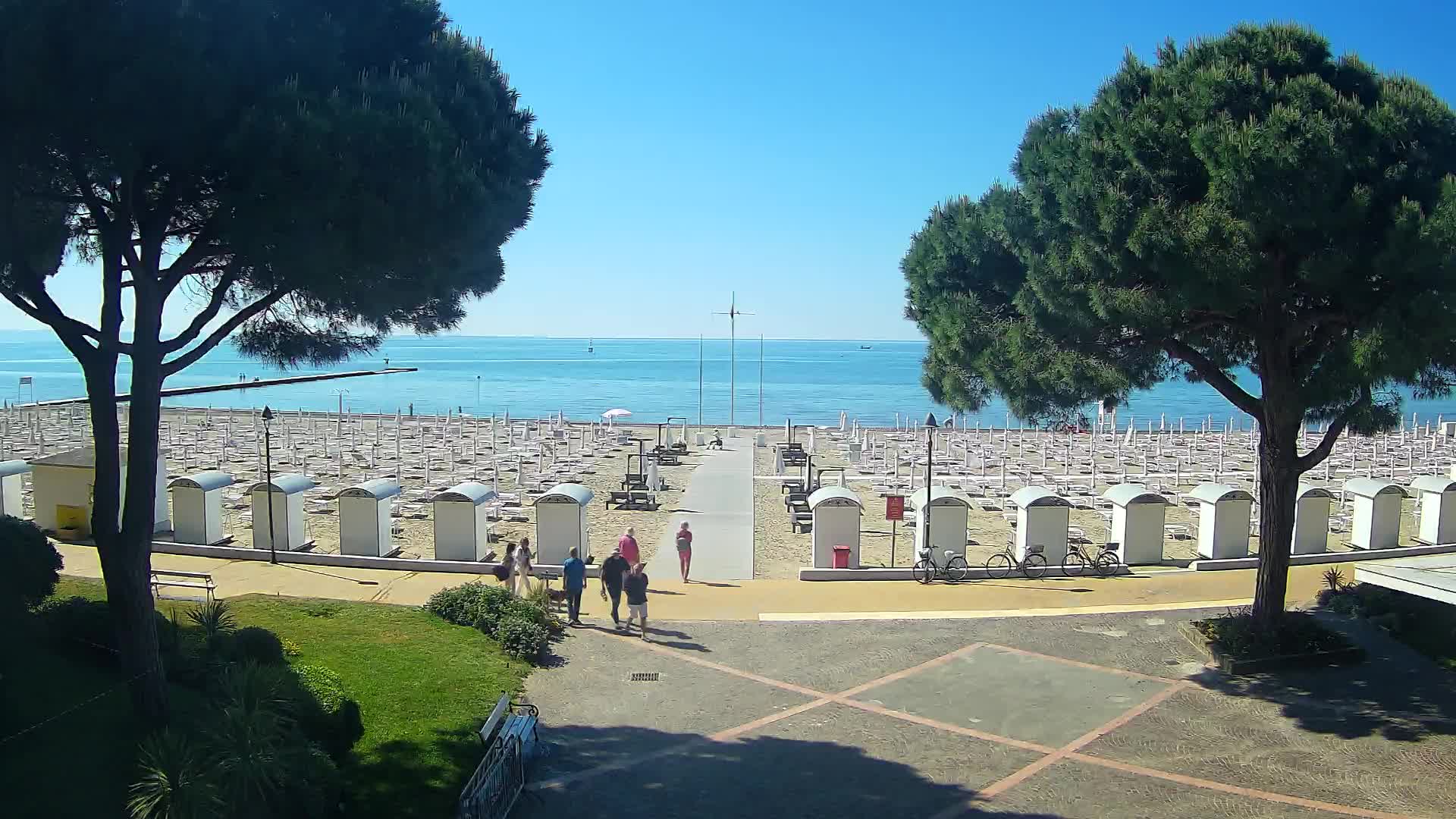 Grado Beach Webcam Entrance | Real-Time View of the Seaside
