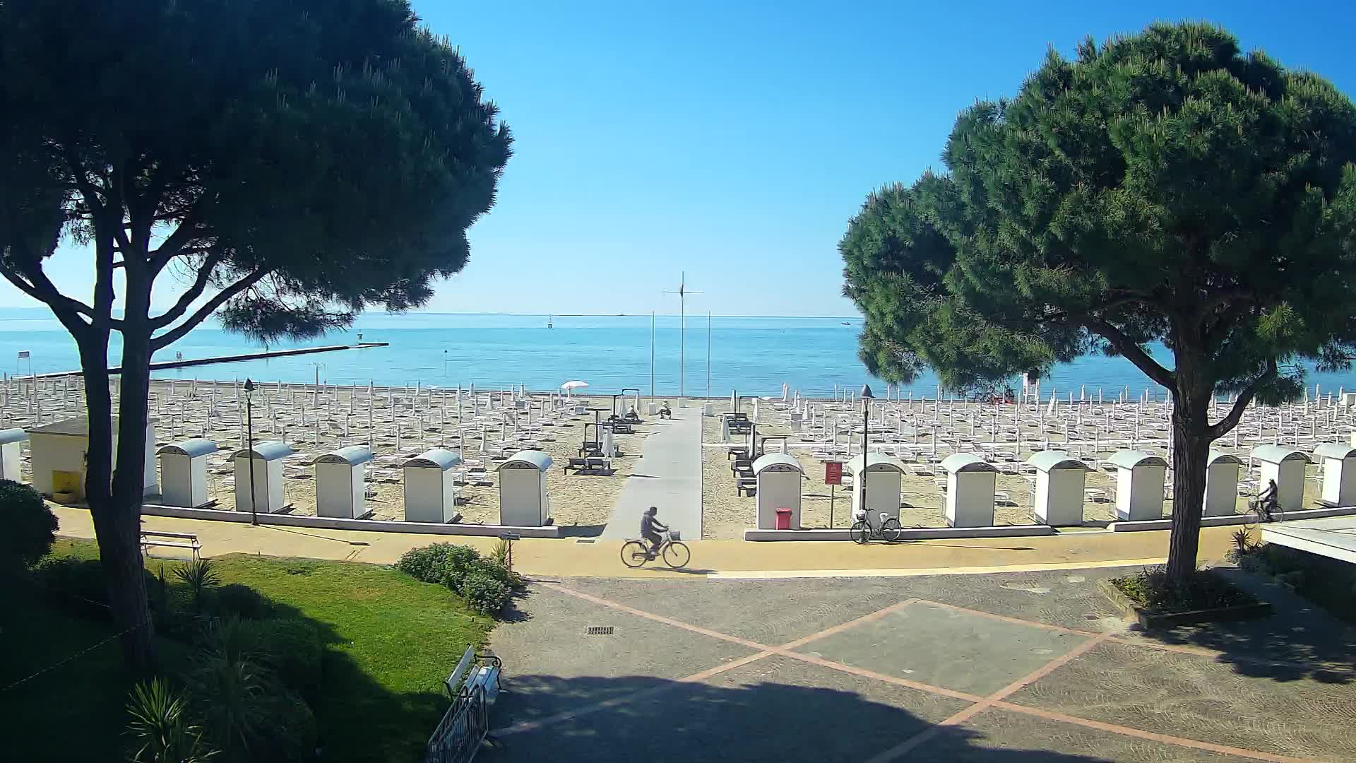 Grado Beach Webcam Entrance | Real-Time View of the Seaside