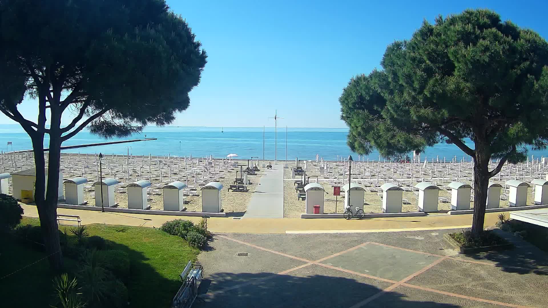 Grado Ulaz na Plažu | Pogled Uživo na Obalu