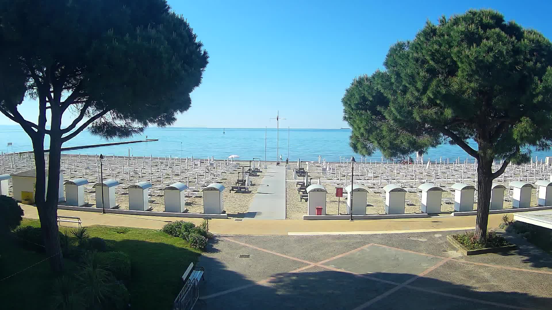 Grado Ulaz na Plažu | Pogled Uživo na Obalu