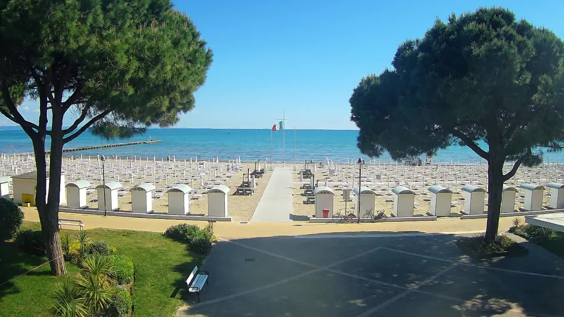 Grado Beach Webcam Entrance | Real-Time View of the Seaside