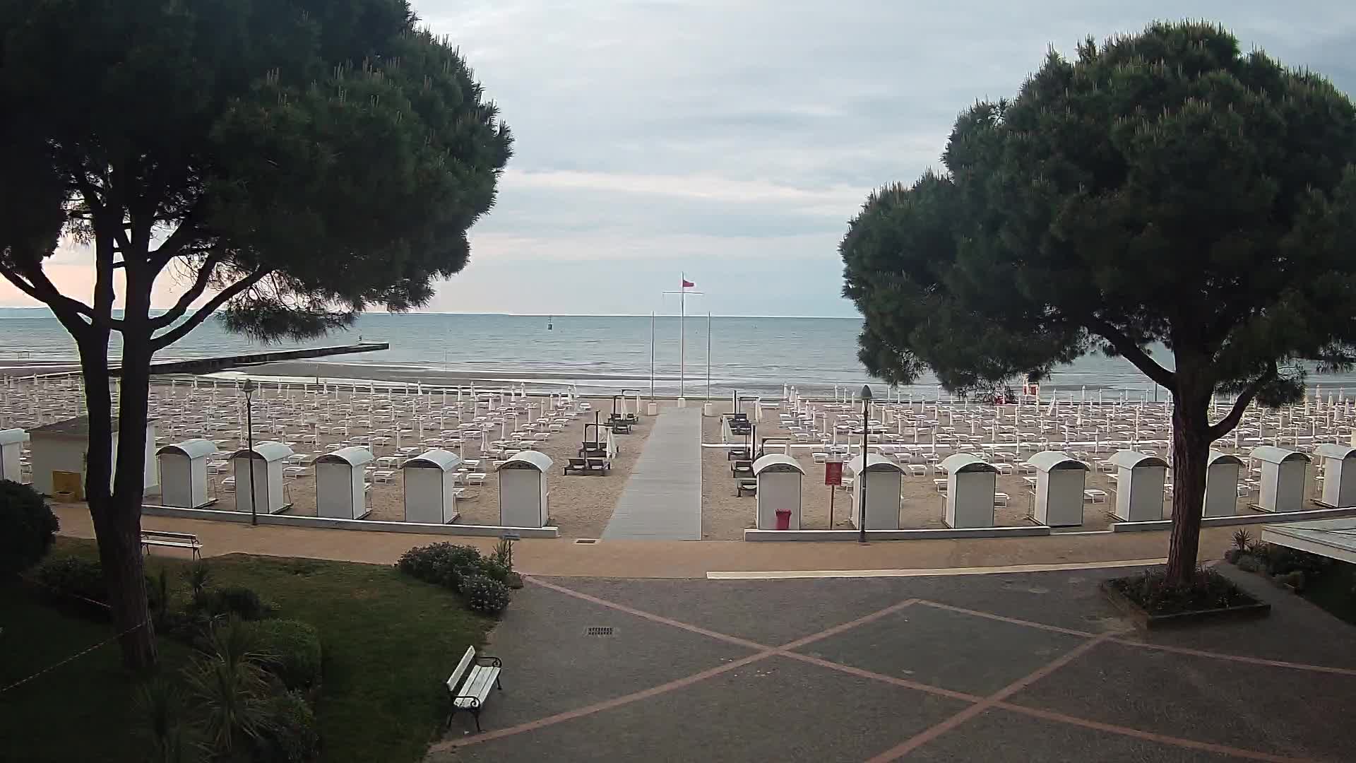 Grado Ulaz na Plažu | Pogled Uživo na Obalu