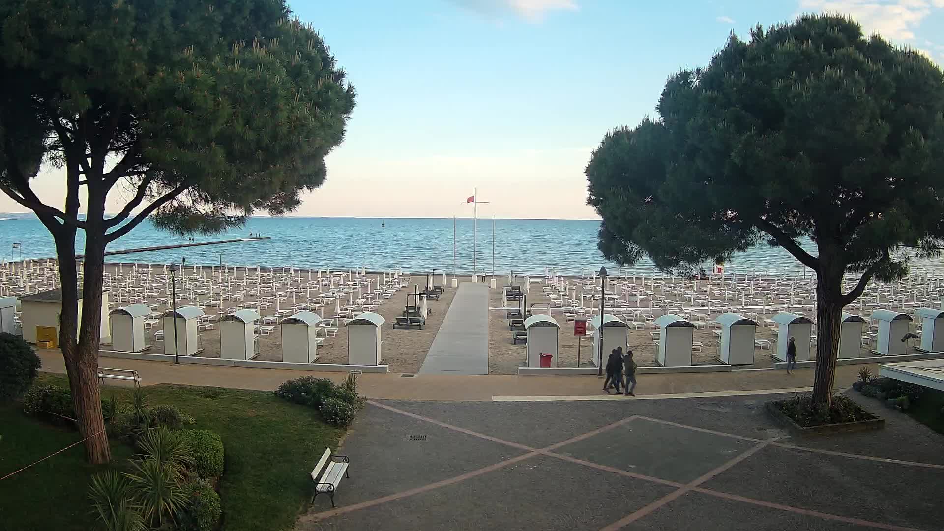 Grado Beach Webcam Entrance | Real-Time View of the Seaside
