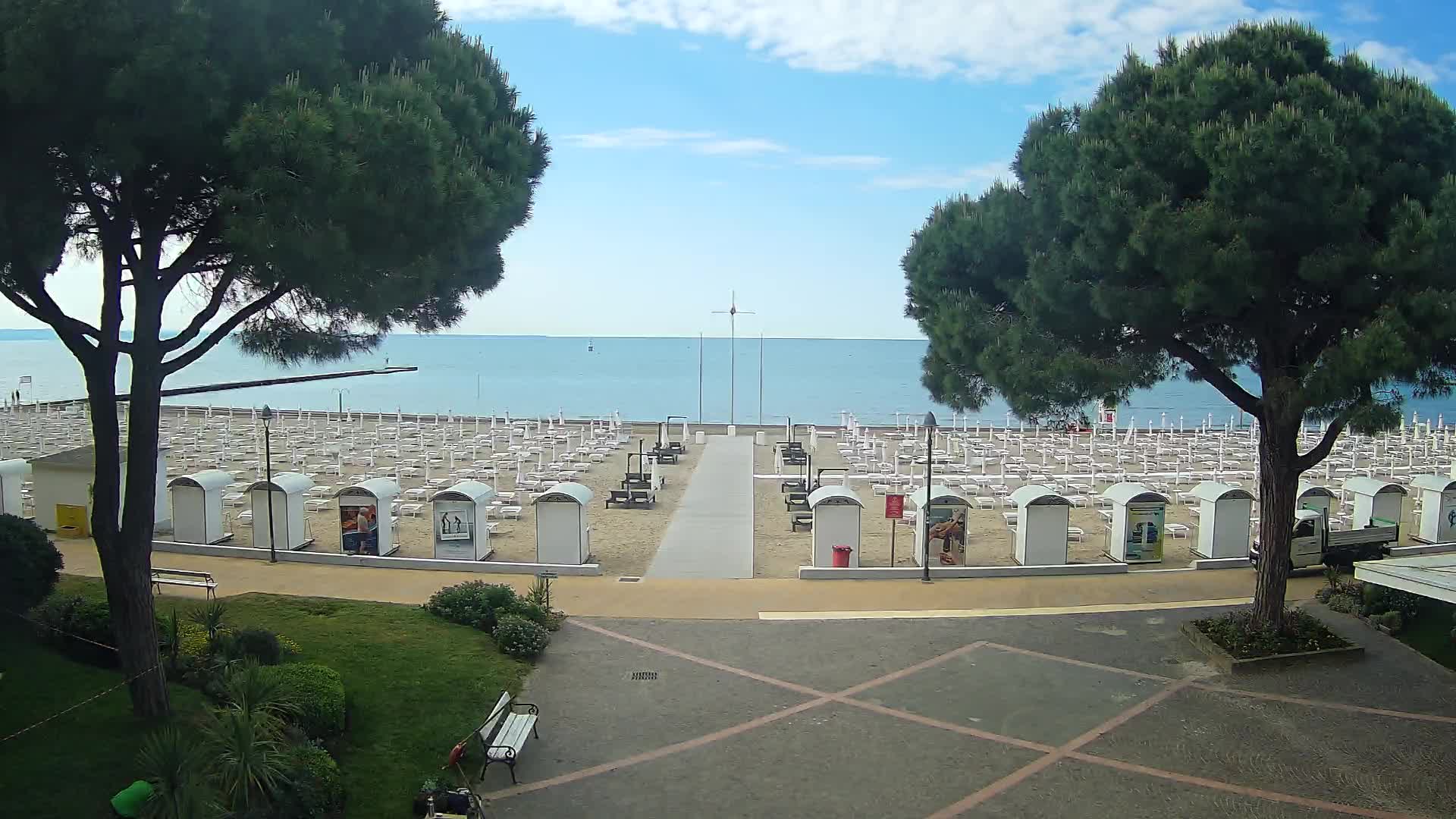 Grado Beach Webcam Entrance | Real-Time View of the Seaside