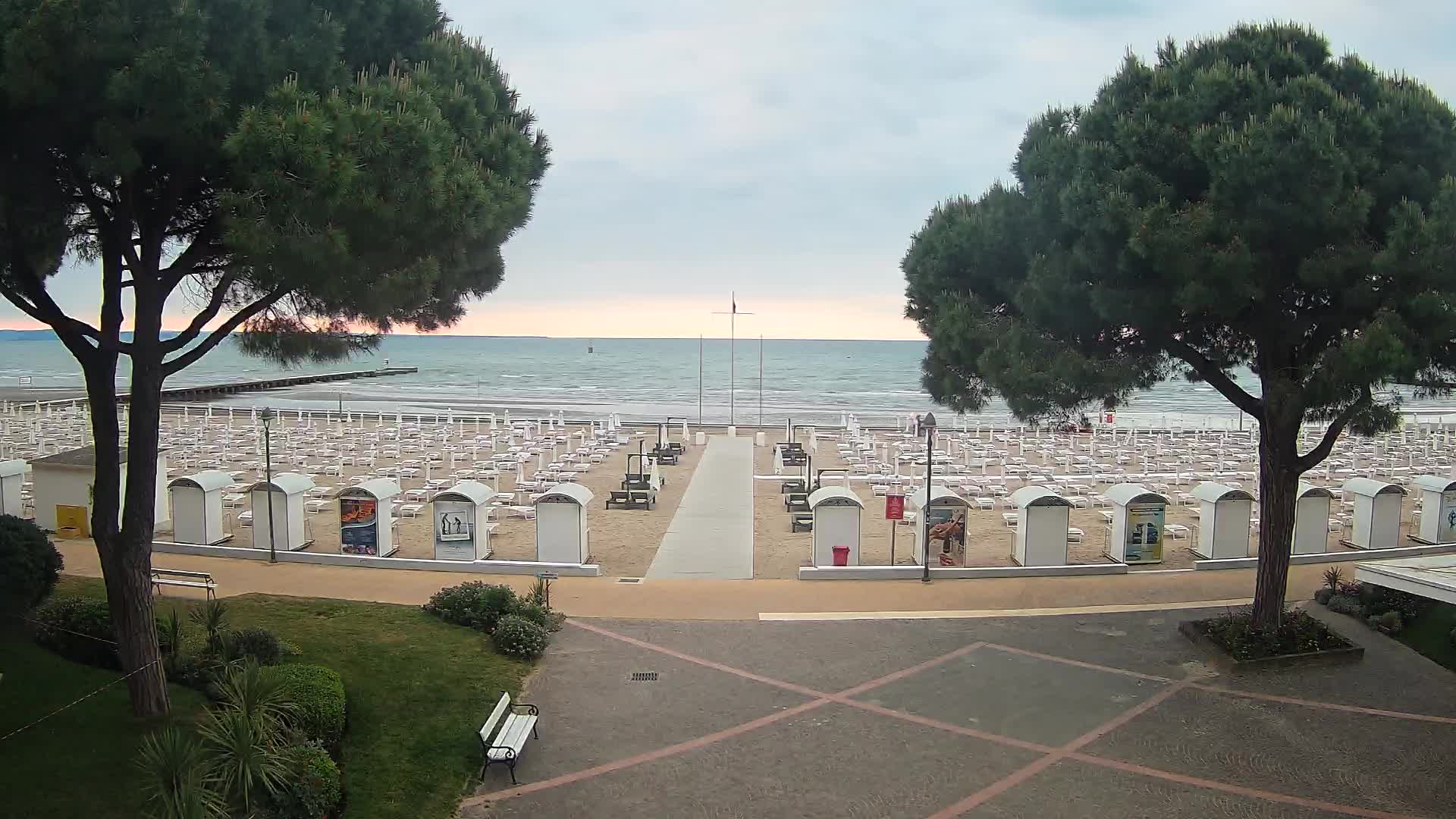 Grado Beach Webcam Entrance | Real-Time View of the Seaside