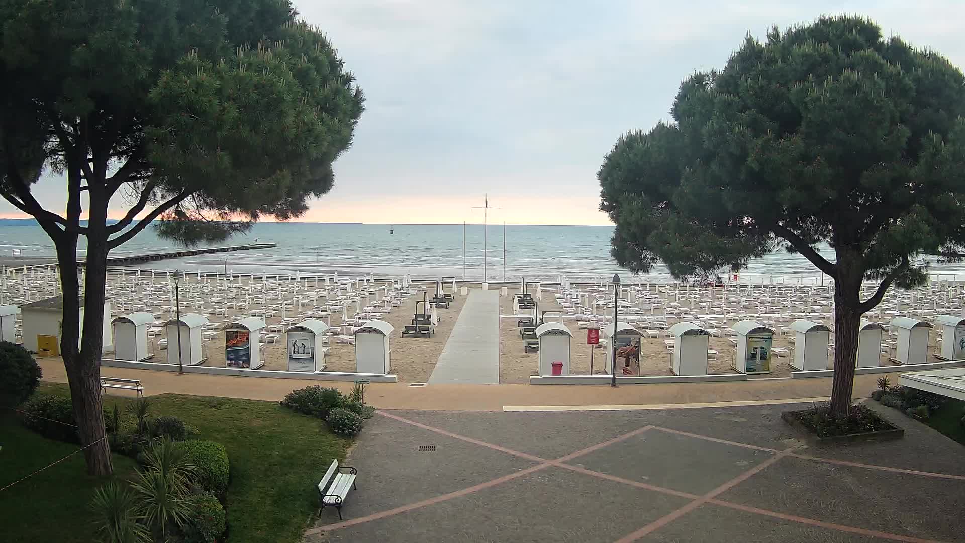 Grado Beach Webcam Entrance | Real-Time View of the Seaside