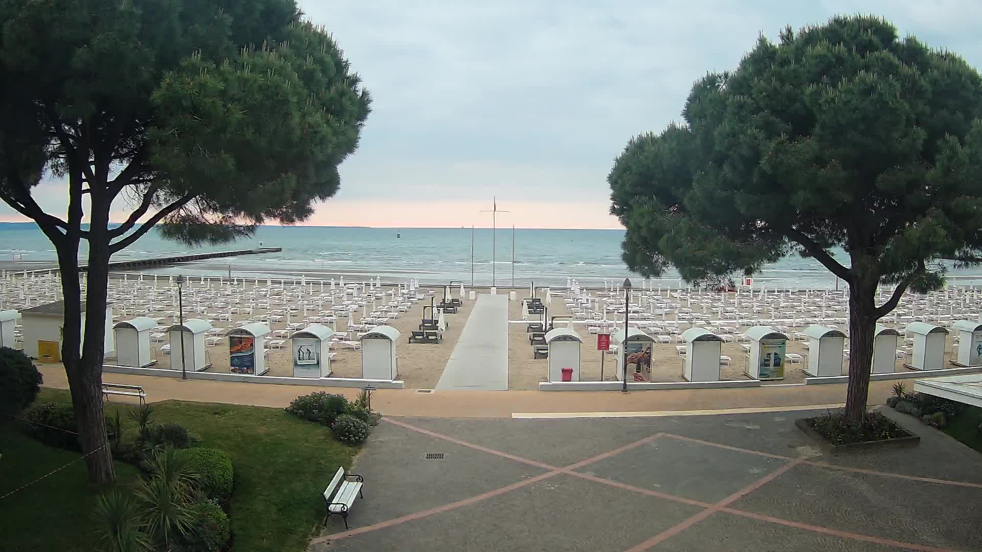 Grado Ulaz na Plažu | Pogled Uživo na Obalu